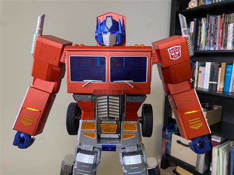 Transformers Come To Life This 700 Optimus Prime Does Everything