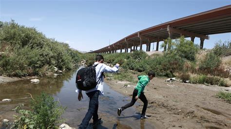 Mexico Border Crisis Migrant Children Neglected At Texas Facility