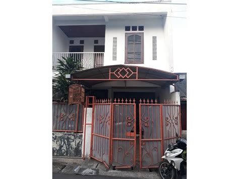 Anda menyewakan rumah kontrakan atau rumah kost? Disewakan Rumah Tingkat Strategis di Tebet, Jakarta ...