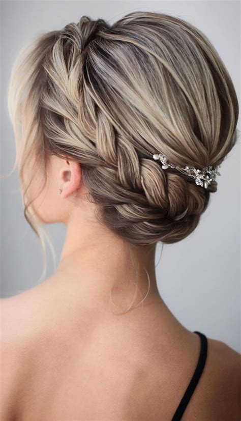 39 The Most Romantic Wedding Hair Dos To Get An Elegant Look Braided Updo