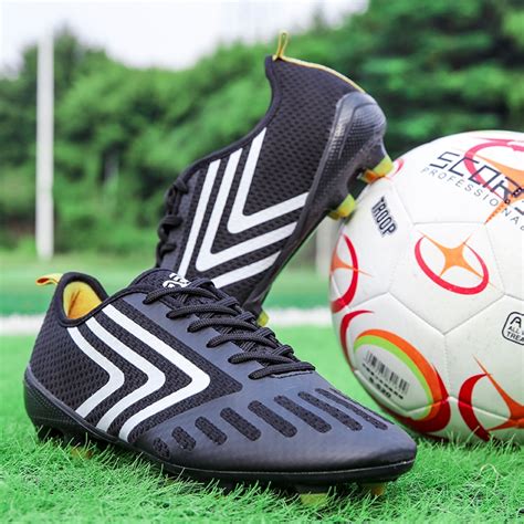 Men Football Soccer Boots Athletic Soccer Shoes 2018 New Flywire Woven