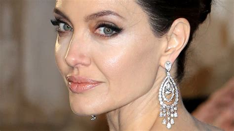 The Truth About Angelina Jolies Dating History