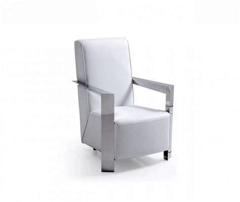 The opulence of the 347 heaven modern armchair is heightened by the plush, comfortable design that you can just imagine sinking into after a hard day the designer, tokujin yoshioka, sculpted each and every fold of the leather upholstery to make it so inviting. Modrest Niro Modern White Bonded Leather Accent Chair