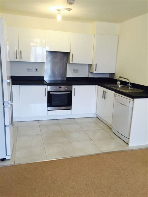 Wimbledon park side, london sw19. Superb 2 Bedroom flat to rent in Hayes | in Hayes, London ...