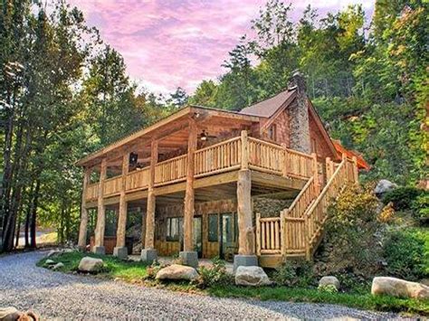 Amazing cabins in the smoky mountains. Smoky Mountains Lodging Guide: PARKSIDE CABIN RENTALS IN ...