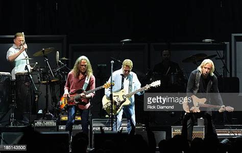 The Eagles Live In Concert Photos And Premium High Res Pictures Getty