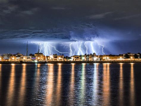 Your Pictures Sas Stunning Lightning Show The Advertiser