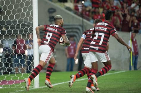 A primeira partida entre flamengo e são paulo terminou com vitória paulista por 7 a 3, em 1933. Avaí x Flamengo pelo Brasileirão: onde assistir à ...