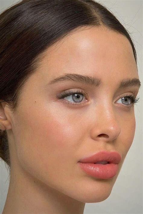Makeup Looks Brown Skin Minimalist Makeup Best Natural Makeup