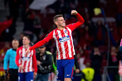 Love seeing him play, even if it's once in two months he still comes in and does. Lucas Hernandez: Bayerns Rekordmann erhält Rückennummer ...