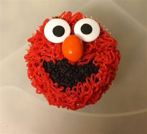 Pin By Susan Totin On Elmo Cupcake Elmo Cupcake Crochet Earrings Elmo