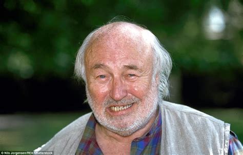 Heartbeat Actor Bill Maynard Dies Aged 89 Daily Mail Online