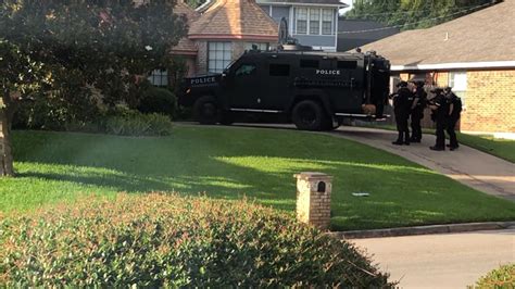 Arlington Swat Team Raids House After Fake 911 Call Surprises 88 Year Old Man Nbc 5 Dallas