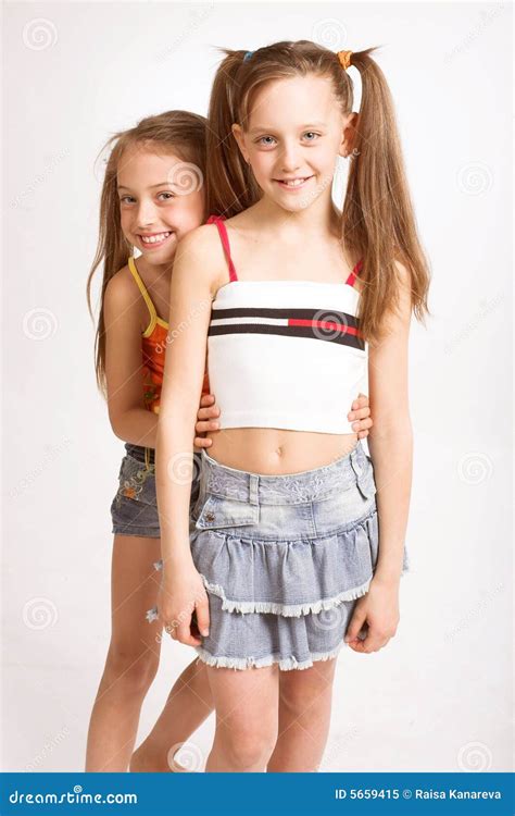 Deux Petites Filles Blondes Image Stock Image Du Beau Parents