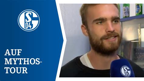 Idrissa gueye and leandro paredes laying face down: Jan Kirchhoff & Eric Maxim Choupo-Moting auf 'Mythos-Tour ...