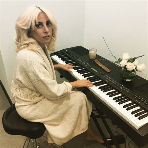 Watch Lady Gagas Powerful Performance Of John Lennons Imagine