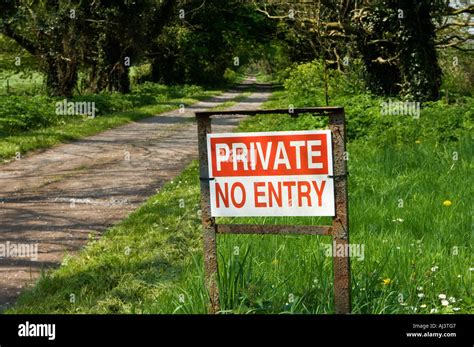 Private No Entry Sign Beside A Wooded Laneway Stock Photo Alamy