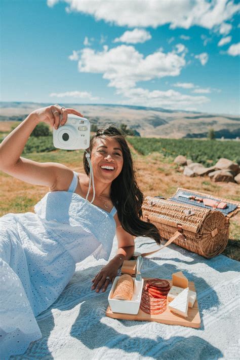 8 Picnic Photo Shoot Ideas You Can Try Picnic Photo Shoot Picnic Photography Photoshoot