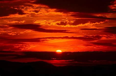 Sunset Red Sky Fiery Orange Clouds Cloudy Glowing Sun Star