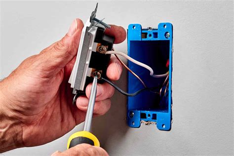 How To Replace A Single Pole Light Switch