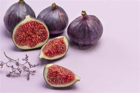 Whole Purple Figs And Fig Halves Stock Image Image Of Diet Nutrition