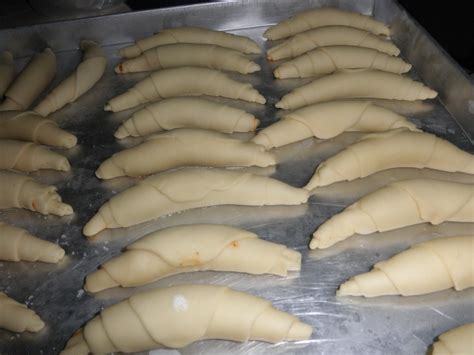 Pastry 4 cawan tepung 1sudu makan tepung beras 2 sudu makan tepung jagung 2 sudu kecil gula 1sudu kecil garam *campur semua. MAKSU JATT ANEKA MASAKAN: ANEKA KUIH FROZEN