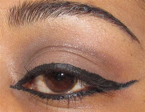 10 Easy Eyeliner Tricks That Change Your Look ~ The Healthy Lifestyle