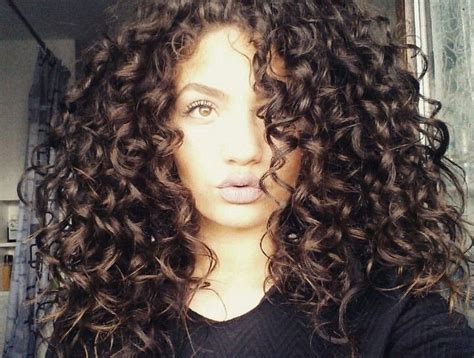 This hairstyle also looks great on people with thin curls, like 3a curls. The Best Ideas for 3a Curly Haircuts - Home, Family, Style ...