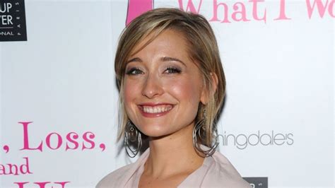 Allison Mack Smallville Actress Charged Over Nxivm Sex Trafficking Bbc News
