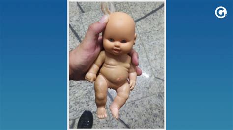 A Gazeta Mãe e filho são presos após PM encontrar drogas dentro de boneca em Colatina