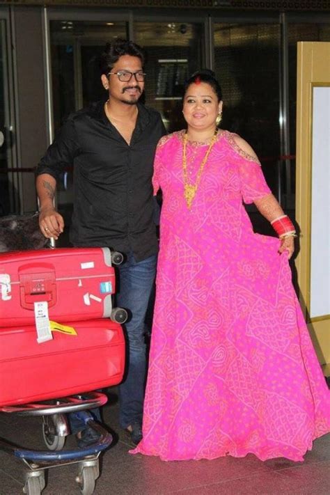 Newlywed Bharti Singh And Haarsh Limbachiyaa Spotted At Mumbai Airport