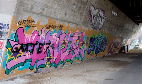 offenbach graffiti unter der kaiserleibrücke dosenkunst de
