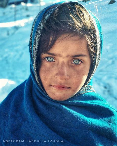 Beautiful Dark Skinned Women Beautiful Eyes Beautiful People Afghan Girl Sparkling Eyes