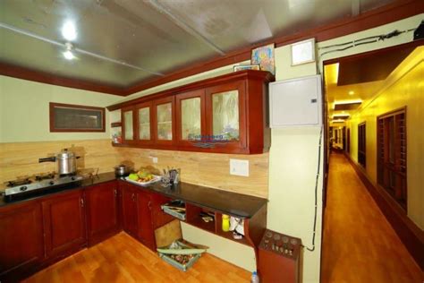Equipped with air conditioning, a dishwasher, washer & dryer, microwave, and more, it's a great way to get away from it all. 5 Bedroom Super Deluxe Houseboat with Upperdeck - Alleppey ...