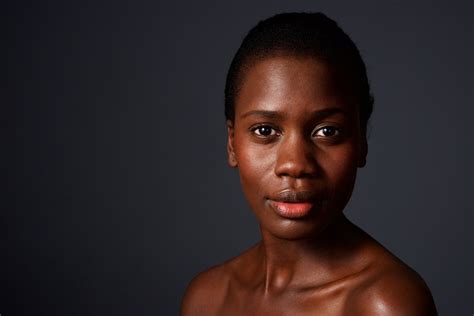 Premium Photo Close Up Beautiful African Woman Looking At Camera With Naked Shoulders
