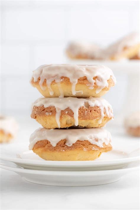 Easy Baked Glazed Vanilla Donuts