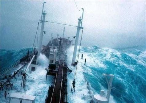 Pictures Of Ships In Storms Ocean Storm Sea Storm Rogue Wave