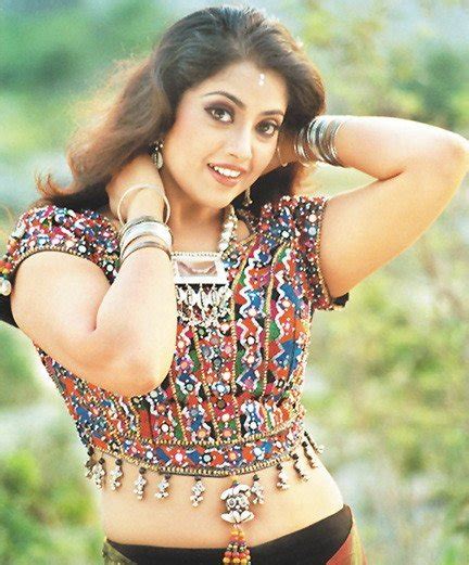 Tamil Actress Meena Durairaj Spicy Navel Show Navel Actress