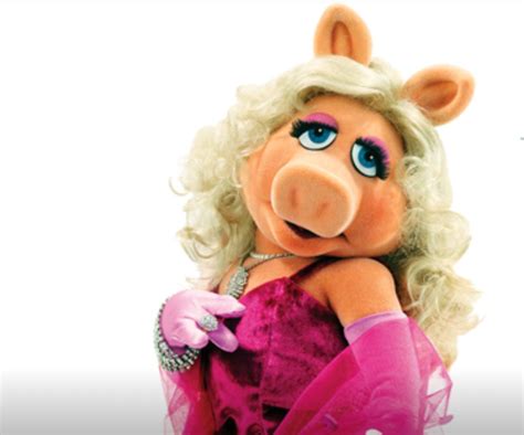 Pin By Florence Franc Malairan On Miss Piggy The Muppets Characters