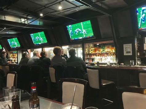 The prerequisite sports bar food — wings — gets center stage at big wangs, where they are regularly on special for a couple of coins each. Best Sports Bars in Downtown Chicago