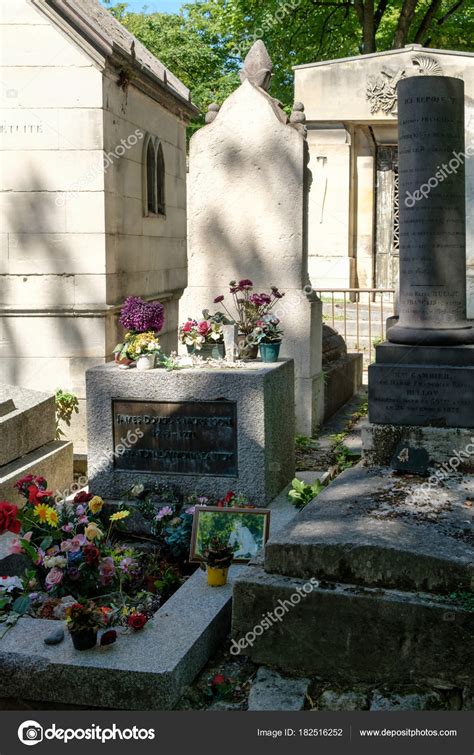 The Grave Of Jim Morrison At Pere Lachaise Cemetery In Paris Stock