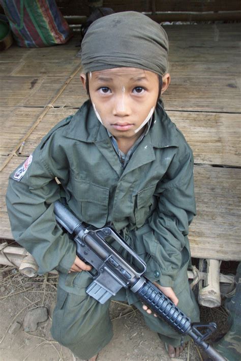 12 février: Journée internationale des enfants-soldats - Femmes d'Aujourd'hui