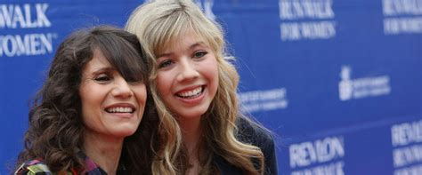 Know more about her jennette mccurdy is an american actress, screenwriter, singer, songwriter and a producer who is. Jennette McCurdy's Mother Dies After 17-Year Battle With Cancer