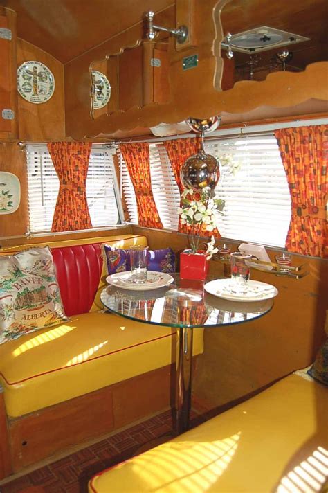 56 Warm Rv Interior Winter Decor For Enjoy Your Trip Vintage Camper