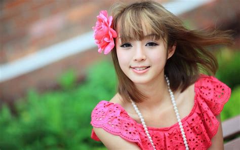 Cute Girl In Pink Dress 6940806