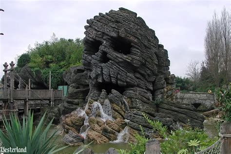 Yesterland Skull Rock