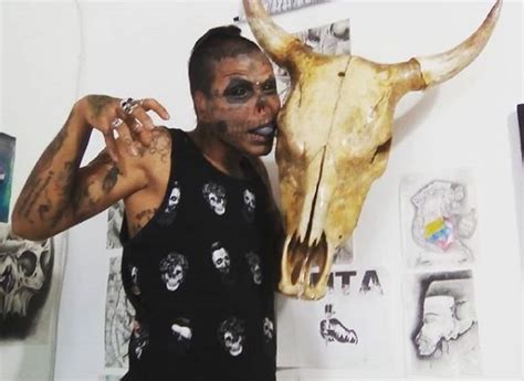 Youtube Viral Tatuador Colombiano Se Quita La Nariz Y Las Orejas Para