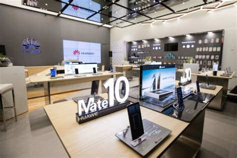 Customer service centre pavilion elite, kl customer service centre plaza berjaya, kl customer service centre taman molek, johor customer service. China's Huawei opens first Middle East store in Dubai ...