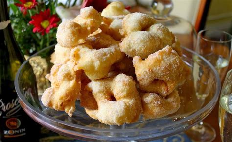 The portuguese follow the catholic tradition of fasting on christmas eve. Frittelle: Traditional Italian Christmas Eve Doughnuts - Christina's Cucina