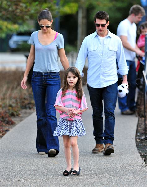 katie holmes suri and tom cruise at schenley plaza in pittsburgh hawtcelebs